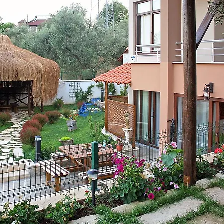 Linda's Apart Hotel *