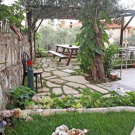 Otel Linda's Apart